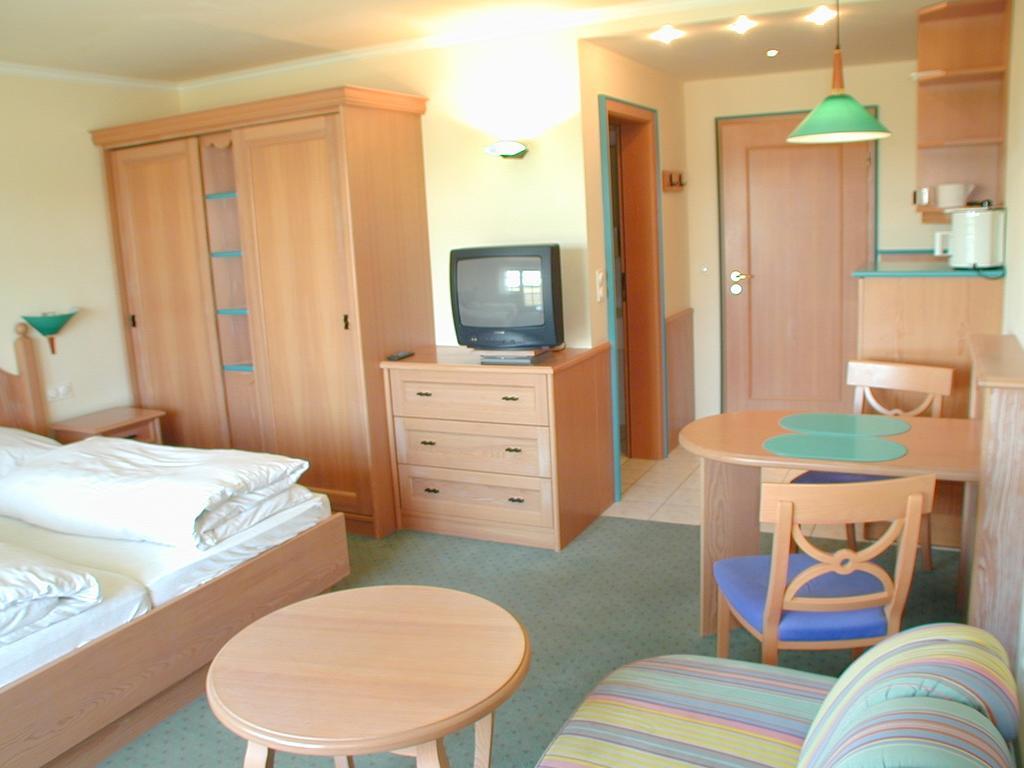 Kurhotel Wuerdinger Hof บาดฟึสซิง ห้อง รูปภาพ