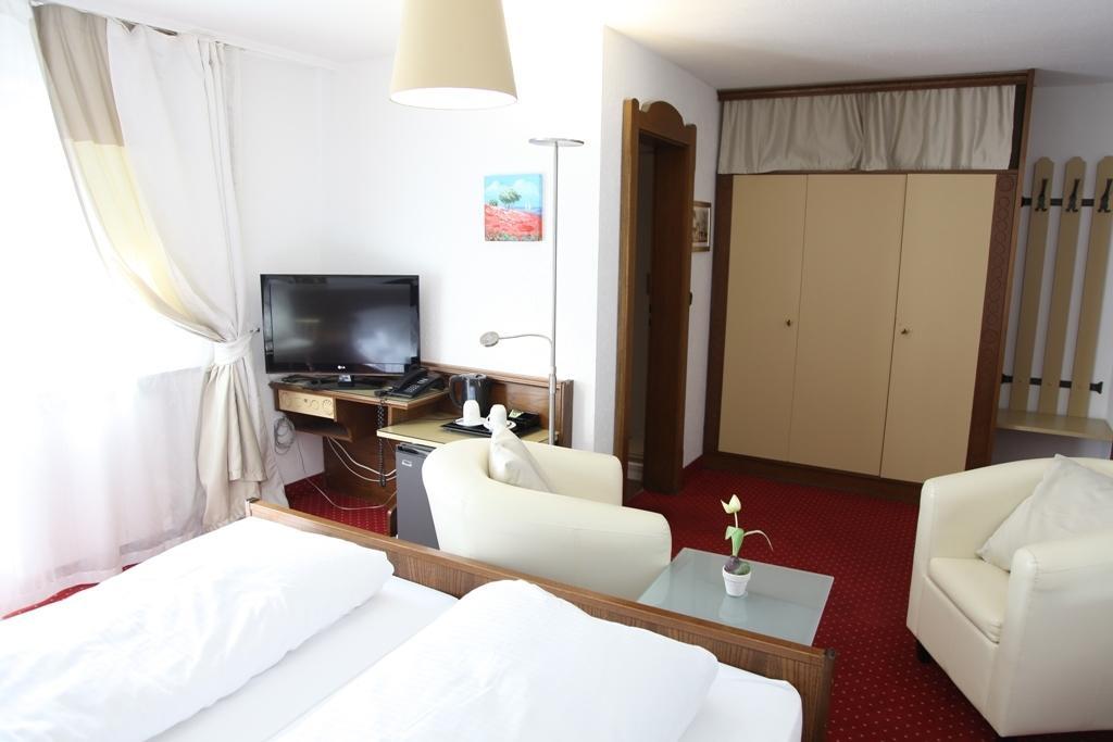 Kurhotel Wuerdinger Hof บาดฟึสซิง ห้อง รูปภาพ