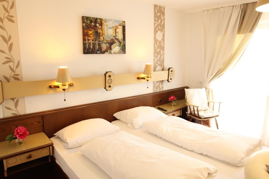Kurhotel Wuerdinger Hof บาดฟึสซิง ห้อง รูปภาพ