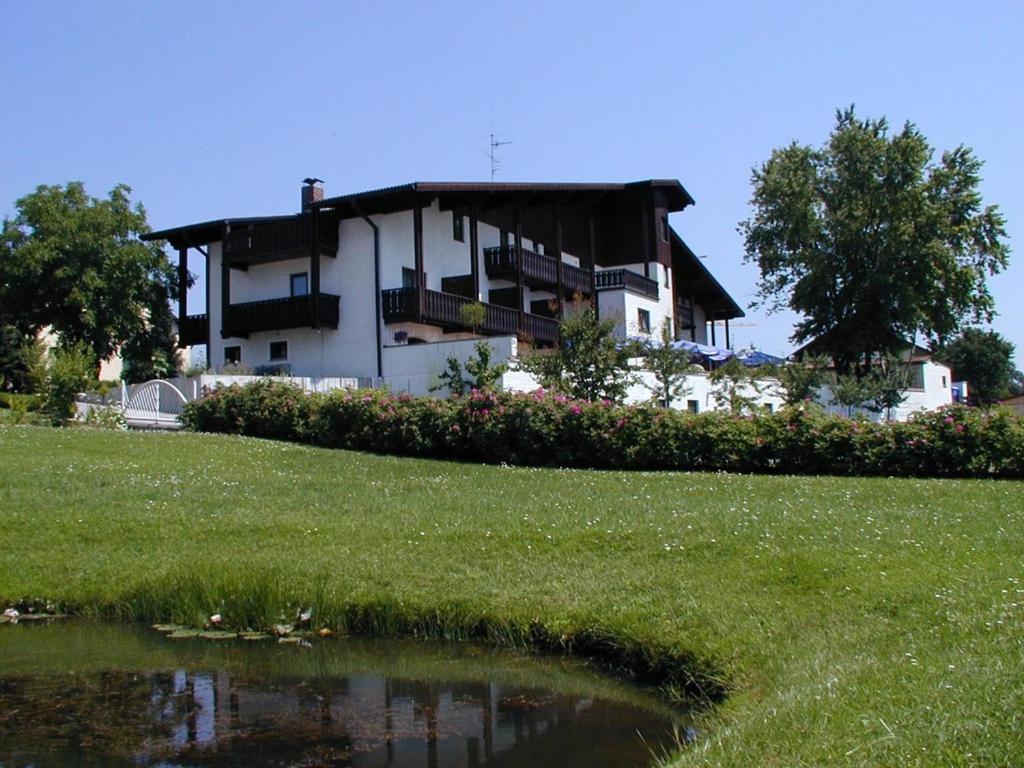Kurhotel Wuerdinger Hof บาดฟึสซิง ภายนอก รูปภาพ