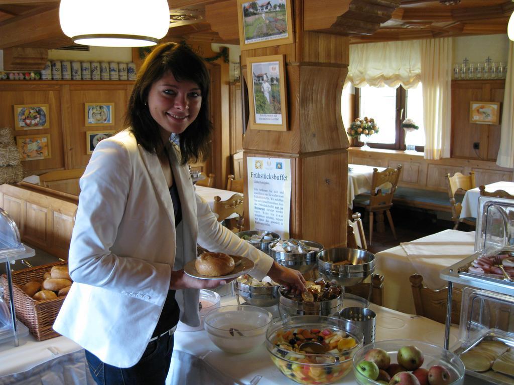 Kurhotel Wuerdinger Hof บาดฟึสซิง ภายนอก รูปภาพ